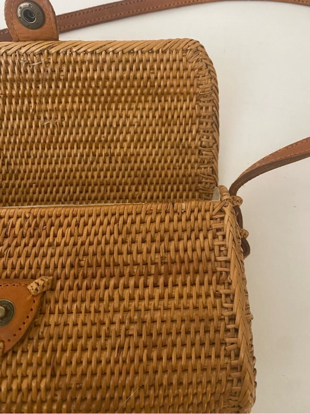 Street Level handmade Woven rattan structured Crossbody Bag in Tan - Picture 13 of 14